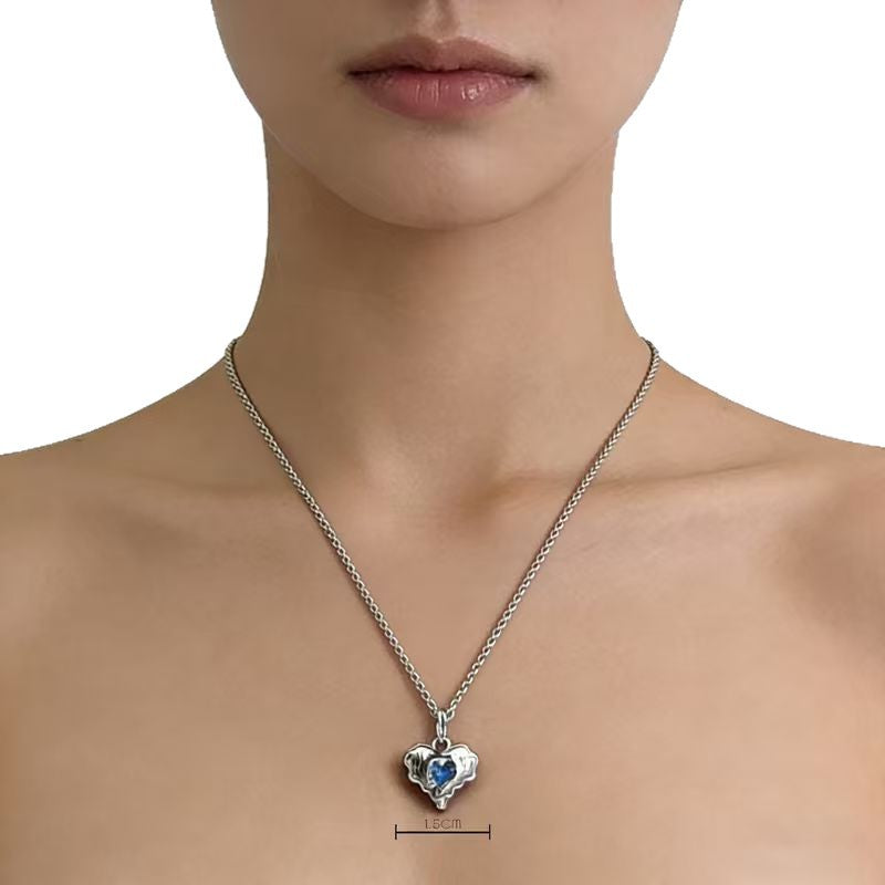Fashionable Blue Sparkling Diamond Heart Pendant Necklace